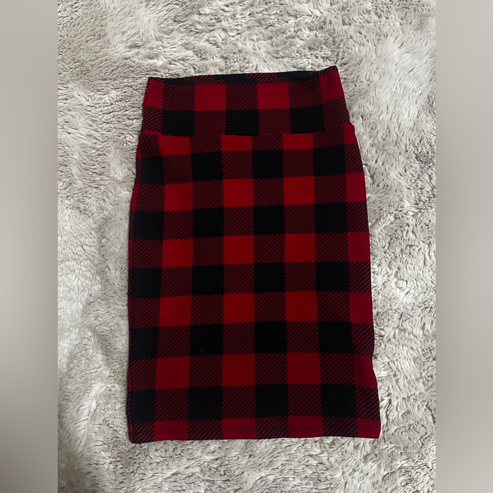 LulaRoe Plaid Red and Black Cassie Pull on Pencil Skirt